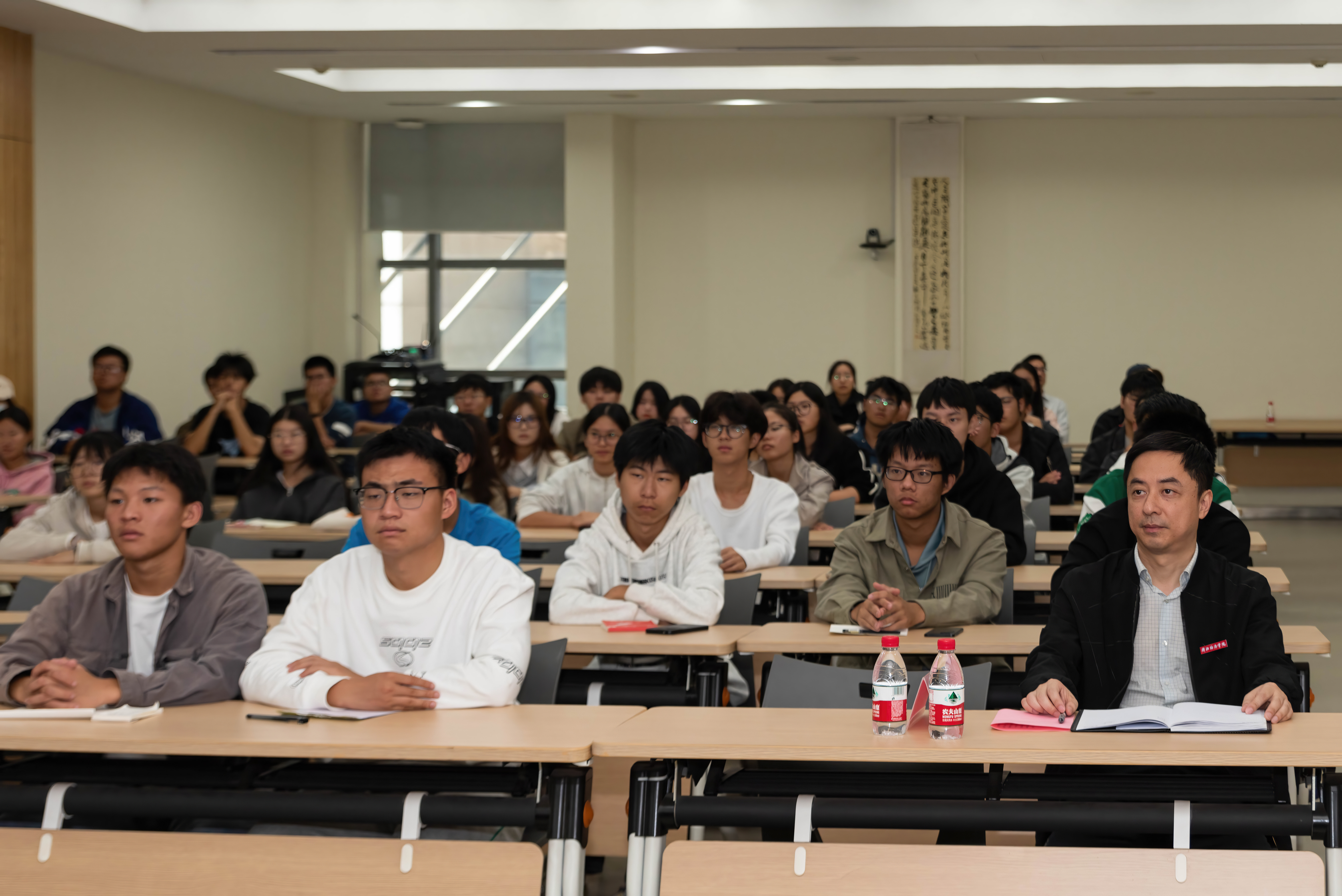 经济6.jpg 经济6.jpg